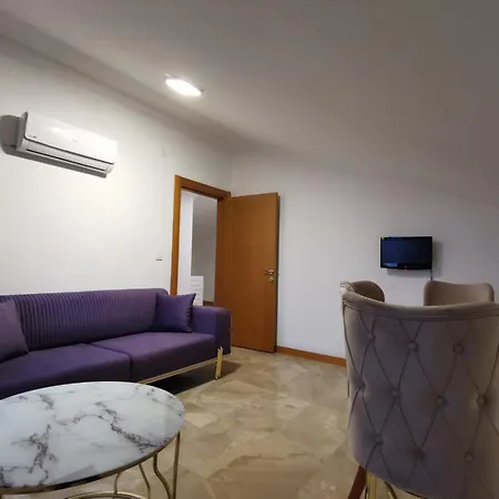 Homes Artemis Apartament